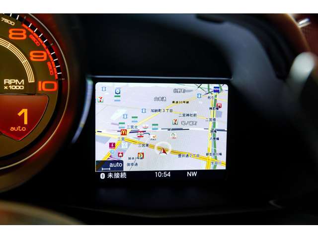 SKY TIMELESSではすべての展示車に第三者機関に(AIS)により厳正な市車両検査を実施し、高品質な車両のみを展示販売しております。