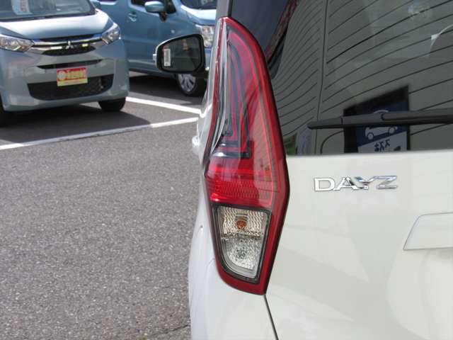 万が一の事故等が起きたときには、自社所有の積載車でお客様の大切なお車を 現地まで積載にお伺いいたします。また、代車を無料でご準備いたします！