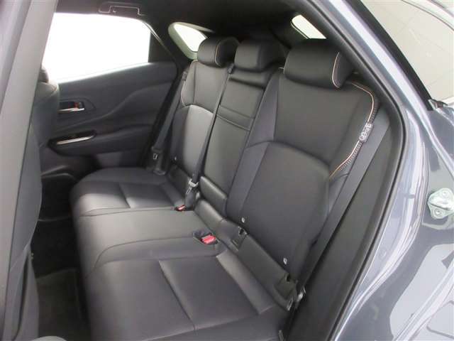 清潔で広々した座席です。ぜひ、現車を見て体感してみてください。