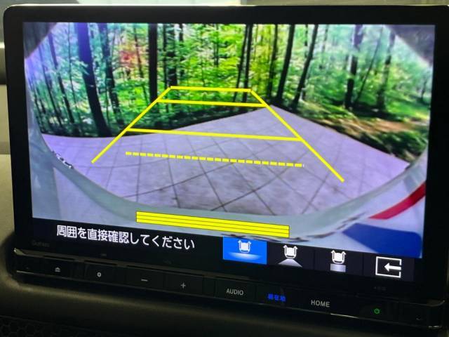 【バックカメラ】駐車時に後方がリアルタイム映像で確認できます。大型商業施設や立体駐車場での駐車時や、夜間のバック時に大活躍！運転スキルに関わらず、今や必須となった装備のひとつです！