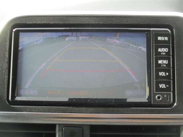トヨタ純正ナビゲーション、バックモニター付き♪TV・CD・AM・FMが視聴可能☆使い勝手も良く、操作も簡単です！お気に入りの選曲で、通勤・ドライブを快適にどうぞ♪