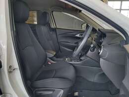 【クッション性が高く乗り心地良いシート】長距離運転でも快適に過ごせるようにクッション性が高いシートです。