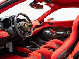 内装はRosso Ferrariを選択されております。