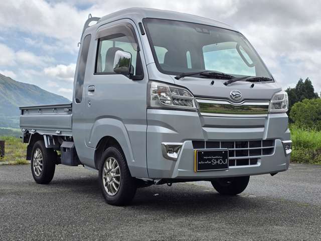 こちらのお車は熊本県以外のお客様にも販売をすることができますが、別途登録費用とご自宅までの納車をご希望の場合は納車費用がかかります。詳しくはスタッフまでお問い合わせください。