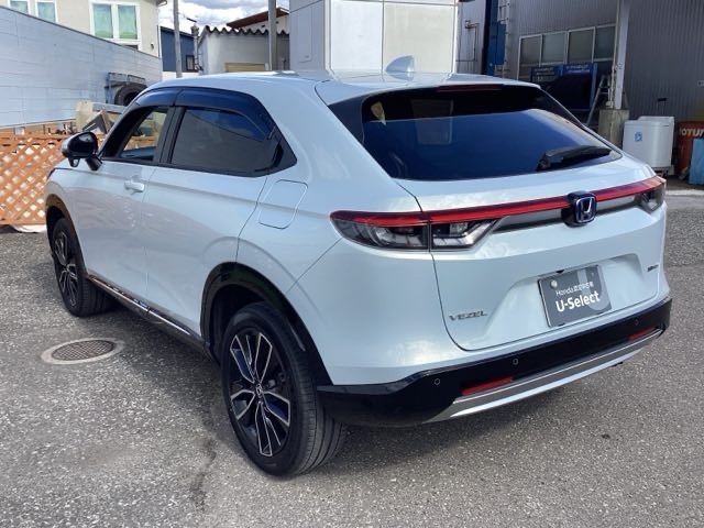 自社整備工場で点検整備をおこなってからお渡ししています。車検が残っている場合は『12ヶ月点検整備』を、車検整備付きの場合は『車検整備』をおこないます。整備費用は車両本体価格に含まれています。