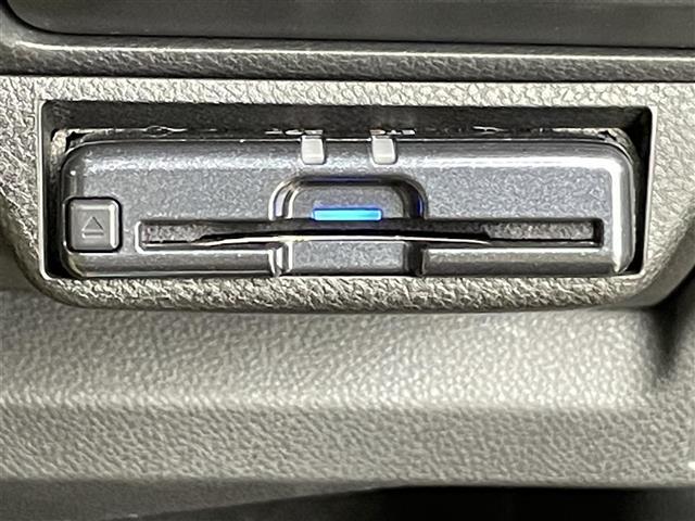 気になる車はすぐにお問い合わせください！画面右側の0066から始まる無料ダイヤルからお問い合わせ下さい！専門スタッフがお車のご質問にお答えいたします！