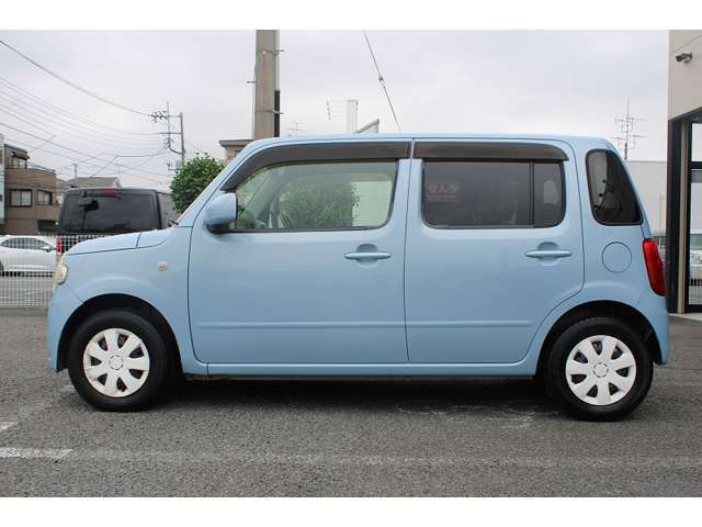 カートルズ中古車はクオリティファースト♪★仕入れたクルマをまずは入庫チェックで不具合などがないか細かくチェックします★車内の清掃を入念に行います。