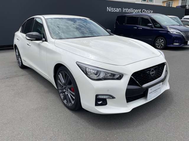 人気のグレードのお車ですので、お問い合わせはお早めに。TEL：042-721-8123