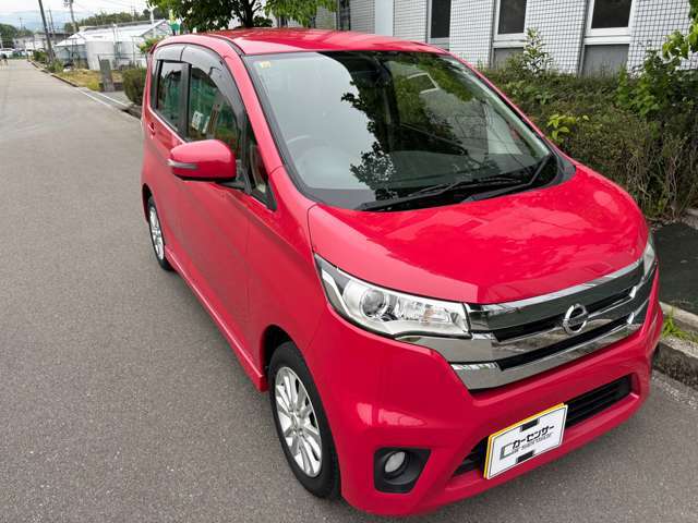 サイズの割にキレイな流れるデザインもポイント高いですネ！！