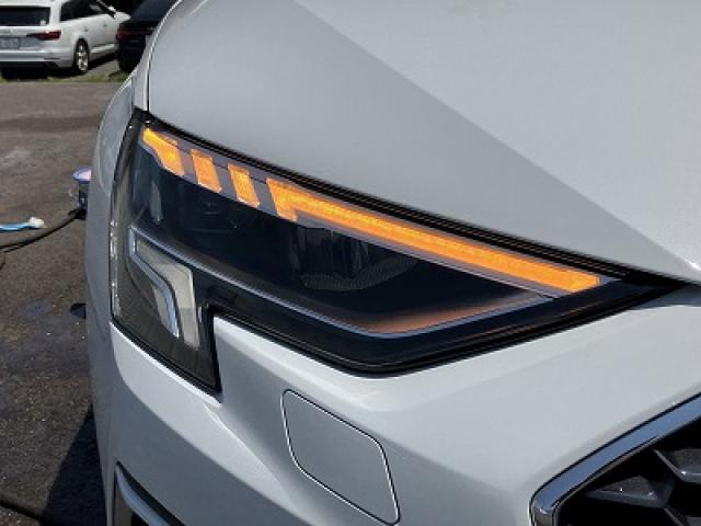 ●LEDヘッドライト『ロー/ハイビーム、ポジショニングランプにもLEDを使用。夜間でもクリアな視界を確保でき安心して運転していただけます。またキセノンヘッドライトよりも省エネ・高寿命となっております。