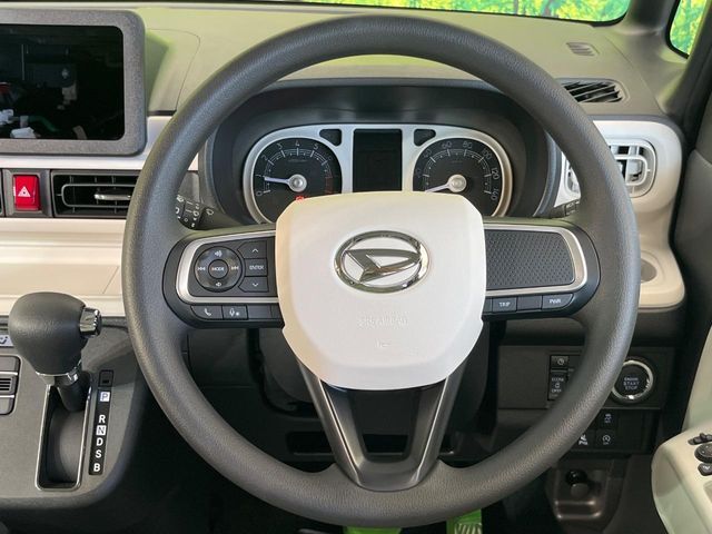 【ステアリングスイッチ】運転中、前方から目線をそらすことなく、オーディオ等の操作が可能な便利機能！安心＆快適なドライブを演出してくれます♪