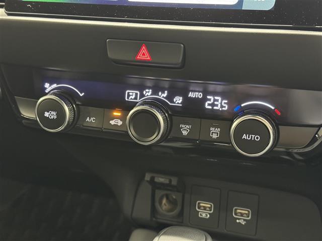 【オートエアコン】お好みの温度設定を行うことで、昼夜問わず寒暖差の大きい時期にも自動で風量を調整。快適なドライブを楽しめます。