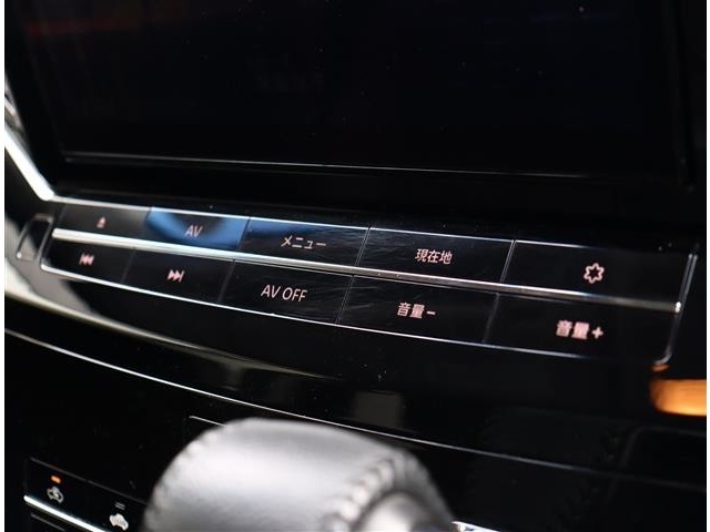 【車屋】として、長く車業界に従事した経験豊富なスタッフが在籍しております。