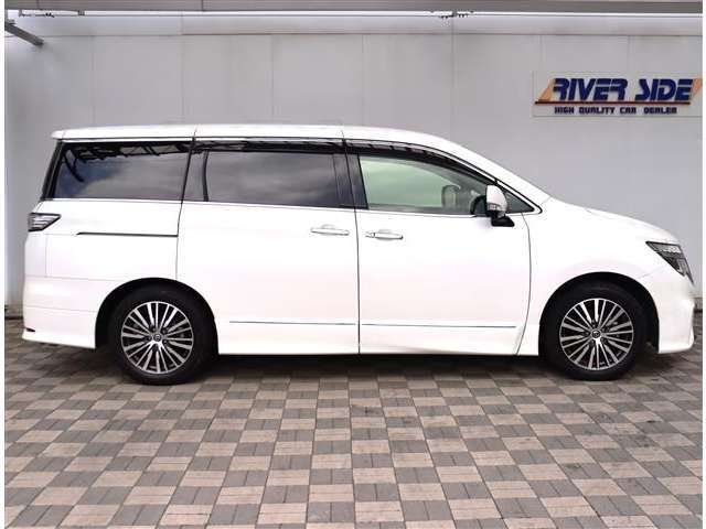 神奈川でお車を探すなら リバーサイド 。当店では在庫数800台展示中となります。残価設定型ゴジュッパローンをメインで販売しており月々のお支払いをお安く高年式車を乗りたい方へ是非ご検討ください。
