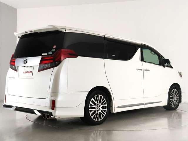 当店では、厳選された車両のみ展示しております。アルファード・ヴェルファイアに特化した専門店ならではの豊富な在庫の中から、お気に入りの一台をお探しください！