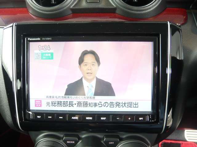 純正8インチSDナビゲーション　フルセグ　DVD再生　Bluetooth
