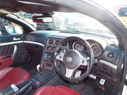 レッドカラー本革シート