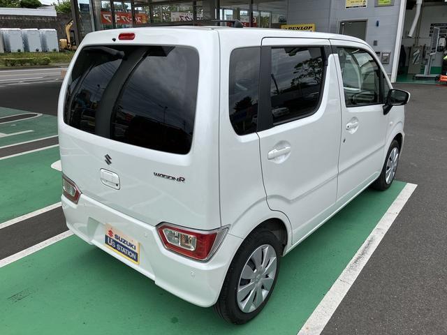 セキュリティーアラーム装備。停車中の車のドアが開くと光と警報をだします。