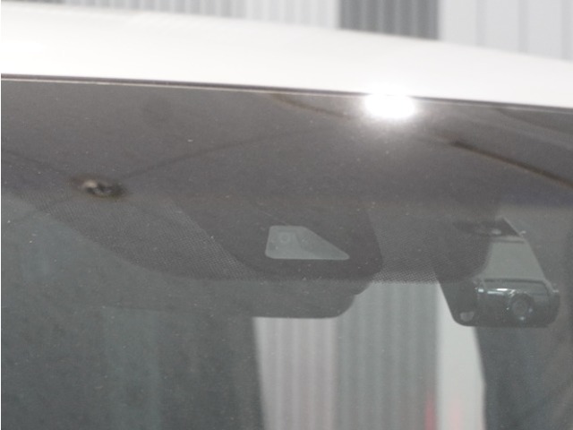 運転する人も、そうでない人も、家族みんなが安心して、自由にお出かけできる生活をサポートする先進機能。