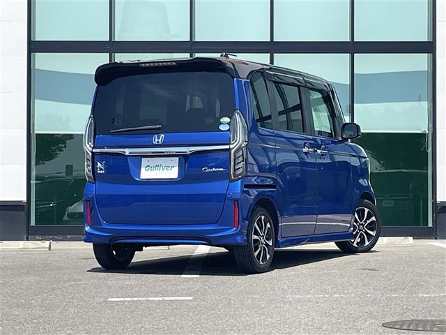 【右斜後】ガリバーの保証は、走行距離が無制限！電球や消耗品、ナビ等の社外品も保証対象。末永いカーライフに対応する充実した保証内容（保証期間によって保証内容は変わります。)