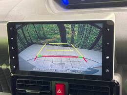 【バックカメラ】駐車時に後方がリアルタイム映像で確認できます。大型商業施設や立体駐車場での駐車時や、夜間のバック時に大活躍！運転スキルに関わらず、今や必須となった装備のひとつです！
