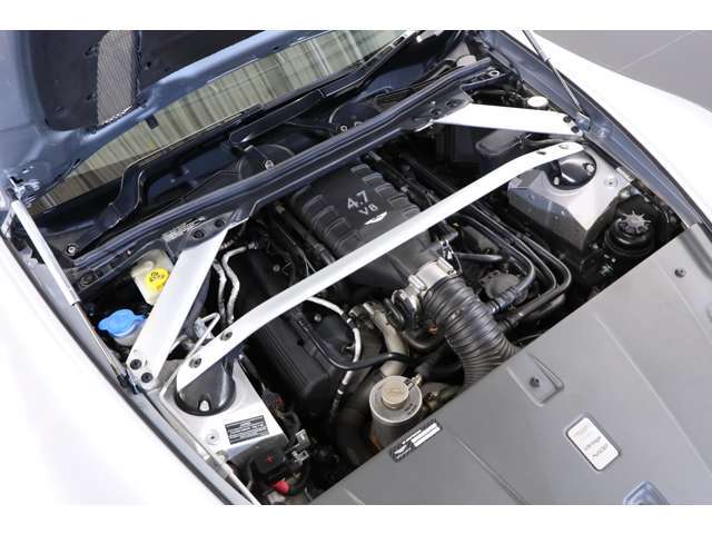4.7L V型8気筒DOHC、436ps/50.0kgmのエンジンを是非お楽しみください！