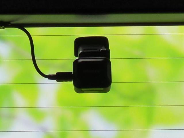 WECARSの展示場では実際に見て、触ってお車をお選びいただけます！知識の豊富な営業スタッフが様々なカーライフをご提案いたします！