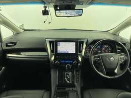 【インパネ全体】全方位で視界が広く、高い目線で運転もしやすいです！