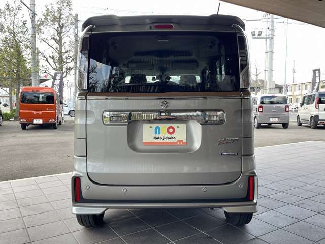 当社は中部運輸局指定工場も完備しておりますので、ご納車前にはベテランの整備士がしっかりと細部まで点検・整備を実施します！ご納車後のアフターサービスも全国チェーンの『ホリデー車検』など充実の設備で安心