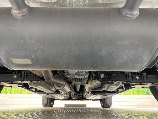 大好評を頂いておりますボディの弾スプラッシュコートも好評受付中。通常のガラスコートと異なる、耐久年数6年の無機質ガラスコーティングが、ボディをキレイな状態に保ってくれます。