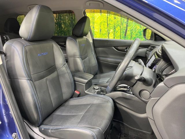 運転席シート廻りは使用感も少なく、良好な状態となっています。前オーナー様が丁寧に使っていたことがよくわかりますね。