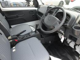こちらのお車はご来店いただける方のみの販売に限らせていただきます。また、車両の状態・装備等は現車優先とし、ご確認いただきます。ご契約手続きは店頭にてお願い致します。