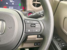 【アダプティブクルーズコントロール】高速道路での長距離走行が楽に！！自動で速度を保つクルーズコントロールが、衝突軽減システムと連携し、前方の車両を感知して車間を保つように速度調節してくれます！！