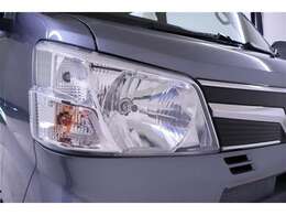 颯爽としたデザインのヘッドライトです