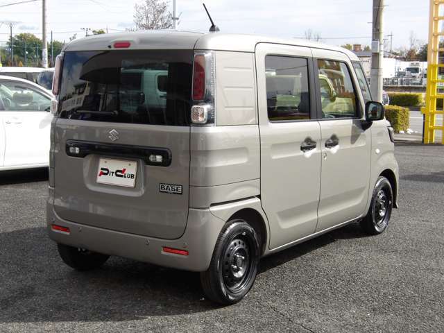 車内も広々、ぜひ店頭で現車をご確認ください。