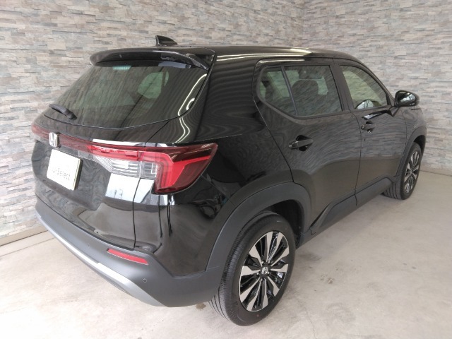 オプションになりますが、ボディーコーティングもご用意しております。新車の輝きに近づき、洗車などのお手入れも楽になりますよ。