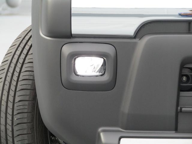【フォグランプ】LEDフォグランプは明るく、広範囲を照らすことができるため、霧や雨、雪の中でも視界を確保しやすくなります。