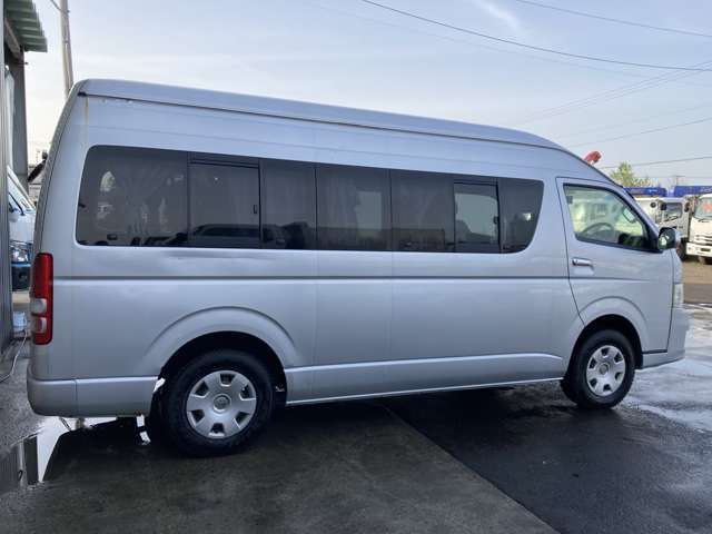 商用車・バン・トラック・バスコーナー！働く車達たくさん揃ってます！！地方の方・本州の方も気になるお車ありましたら、お気軽にお問い合わせご相談ください！！お越しの際は連絡頂けると幸いです。