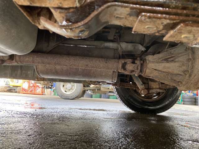 もちろん一般乗用車の取扱いも豊富です！スーパーピットダイハツ店として新車・登録済未使用車から商業車まで幅広く在庫しております！詳しくは販売店紹介ページの系列店一覧にてご確認ください！