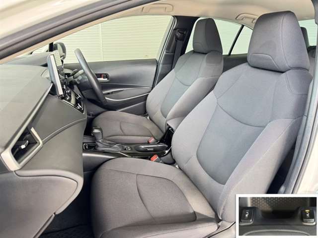 トヨタ中古車「まるごとクリーニング」施工済。外装はもちろん内装はシートを外して見えない所まで徹底洗浄しています。☆シートヒーター装備☆