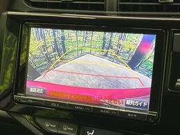 【バックカメラ】駐車時に後方がリアルタイム映像で確認できます。大型商業施設や立体駐車場での駐車時や、夜間のバック時に大活躍！運転スキルに関わらず、今や必須となった装備のひとつです！