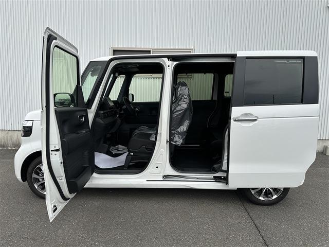【鈑金修理もお任せ！】レッカー車完備！レンタカー・代車軽自動車20台！
