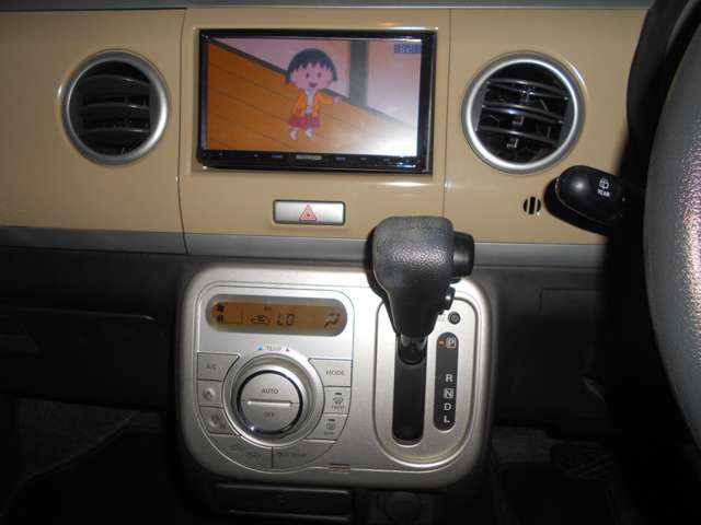 ATで運転操作も楽チンです。