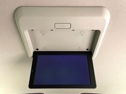 【フリップダウンモニター】大画面モニターで後席でもエンタメをお楽しみいただけます。小さなお子様にも大人気の装備です♪