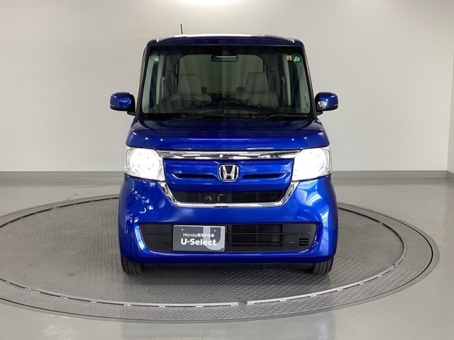LEDヘッドライトを装備しています。LEDヘッドライトはとても明るく、雨の日や夜間走行も安全・安心です。