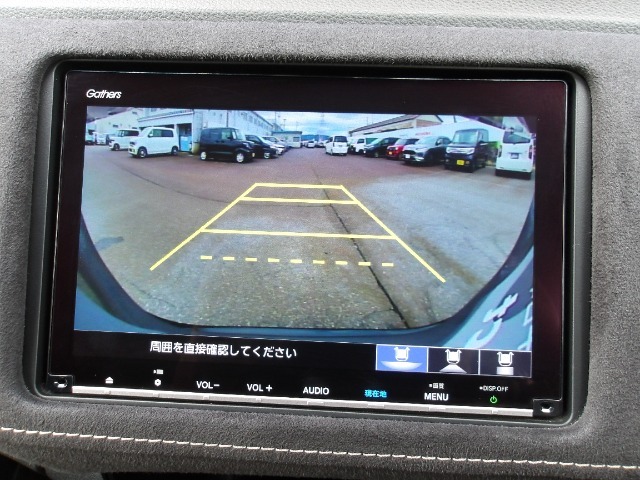 後方確認はバックカメラにお任せ♪後退時に便利で、駐車が楽になります♪
