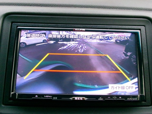 後方確認はバックカメラにお任せ♪後退時に便利で、駐車が楽になります♪