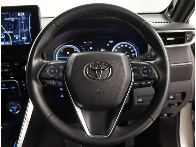 快適な操作フィーリングのステアリングです。