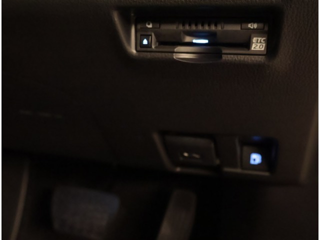 ETCは高速道路ご利用のマストアイテムですよね。専用出口も増えてますます！　楽々通過☆