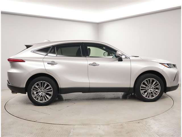 ★トヨタディーラーだからこそ安心保証♪トヨタロングラン保証1年間付き（無料）走行距離無制限♪全国約5000店のトヨタ販売店にてメンテナンスや万一の故障の対応が可能ですので安心です♪